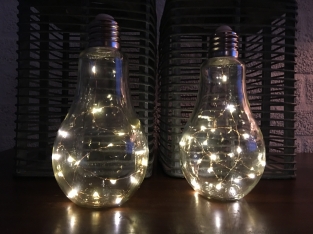 LED-Glühbirne Glas, aufrechtes Modell, schöne Atmosphäre!
